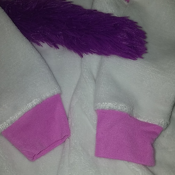 Adult unicorn onsie - Picture 6 of 6